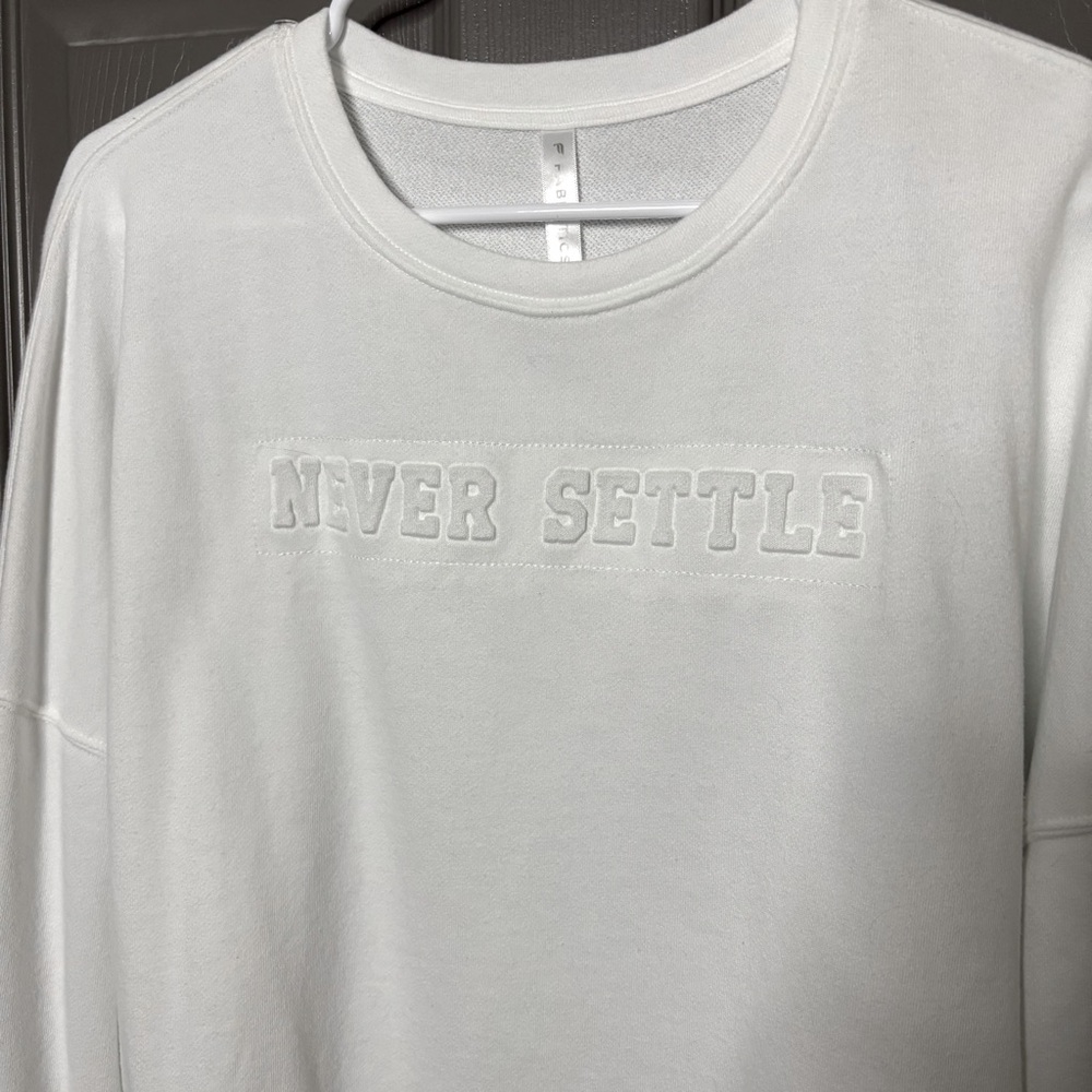 Fabletics Stacey “Never Settle” Pullover White French Terry Top/Sweatshirt L - Picture 2 of 9